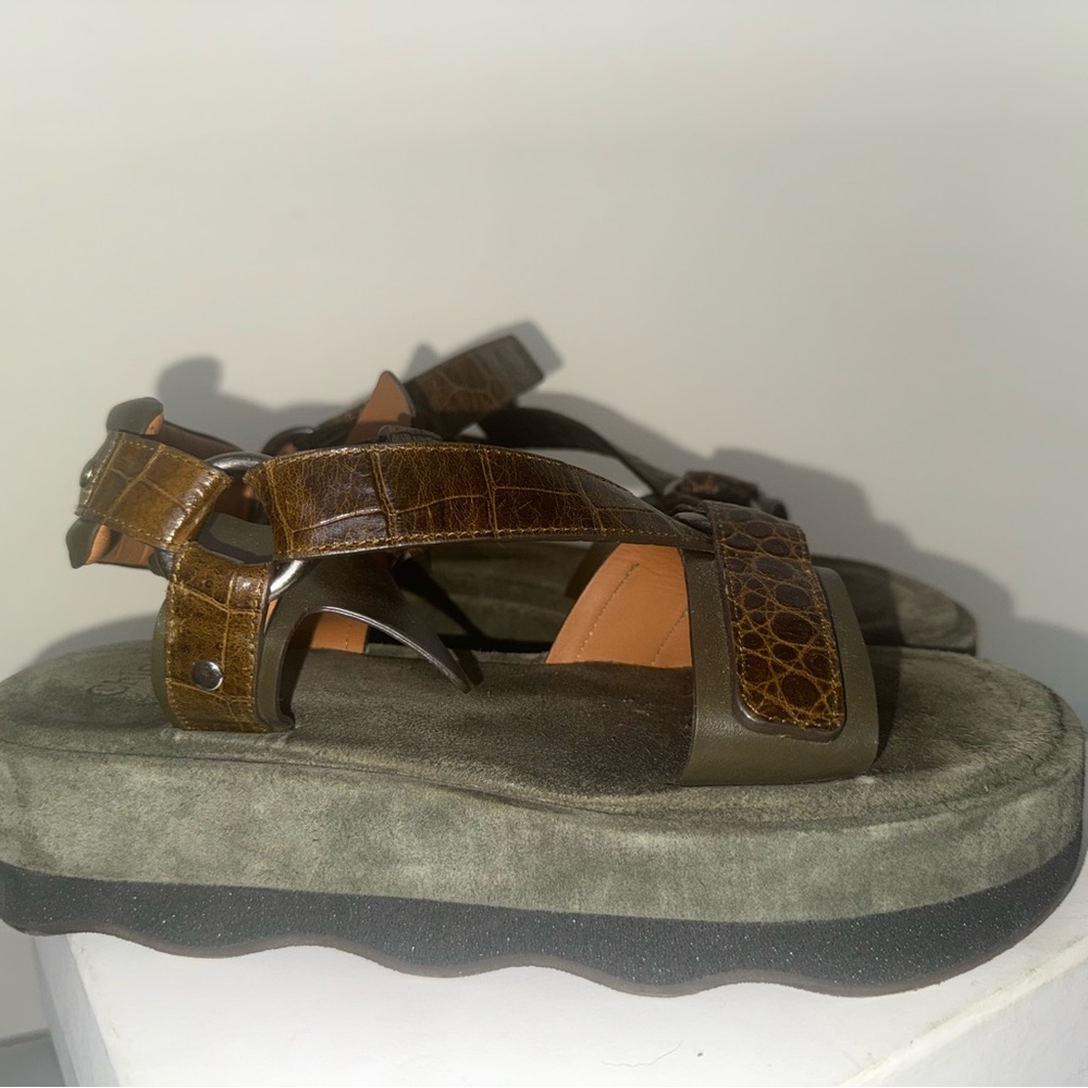 CHLOE Croc Embossed Platform Sandal Forest Size 40